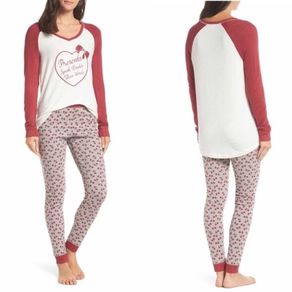 Make+Model Pajama Set Holiday Burgundy Berry Presents Christmas Size L NWT - Picture 2 of 9